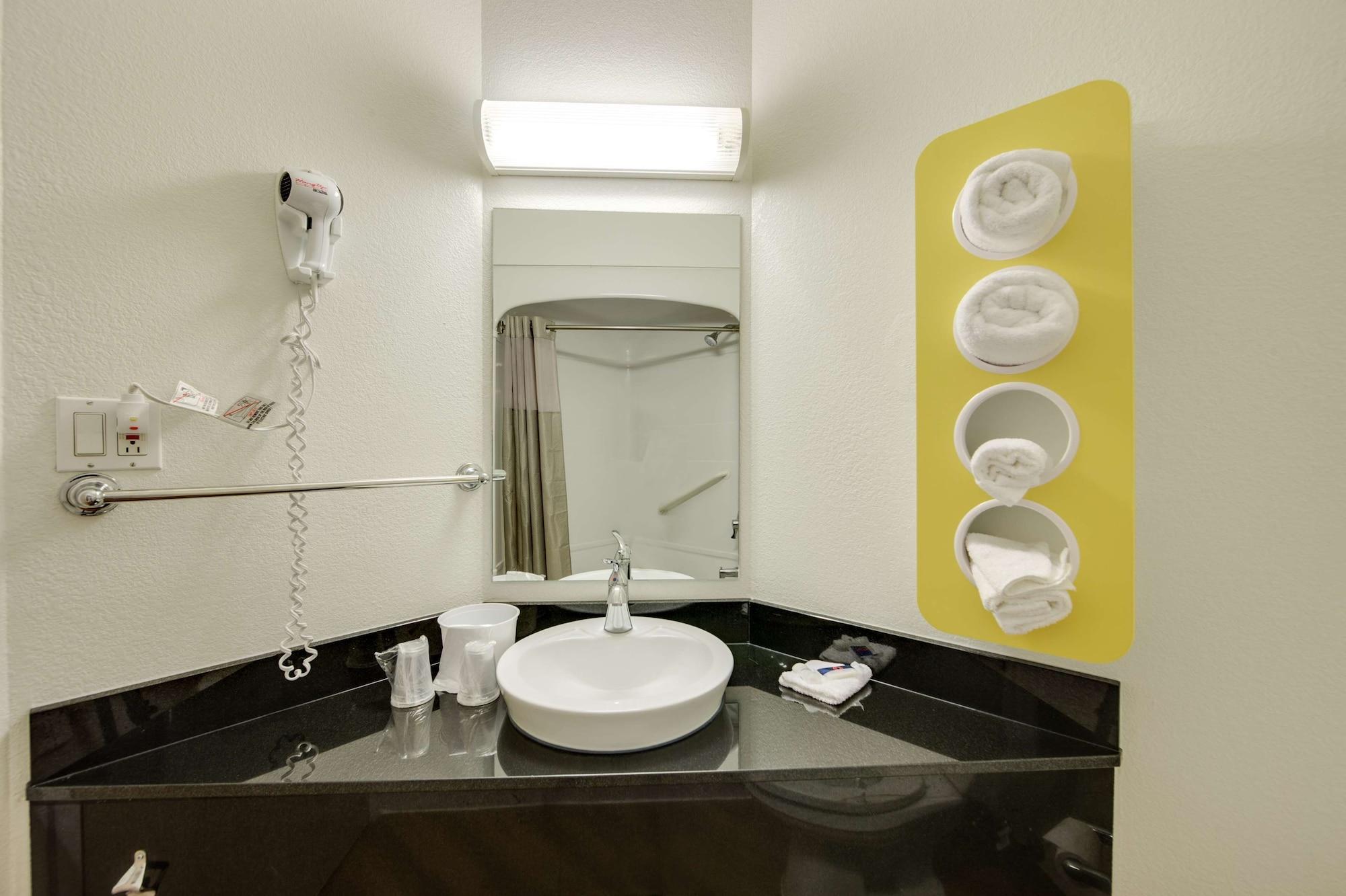 Motel 6-Brampton, On - Toronto المظهر الخارجي الصورة
